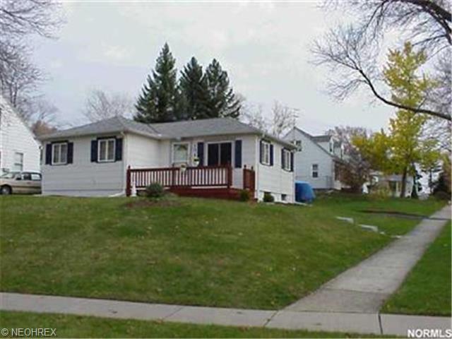 1018 Riverside Dr, Elyria, OH 44035 photo 1