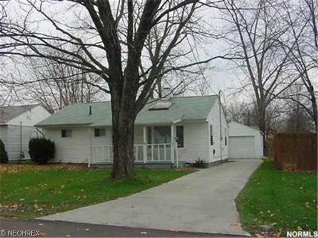 415 Olivet Dr, Elyria, OH 44035 photo 1