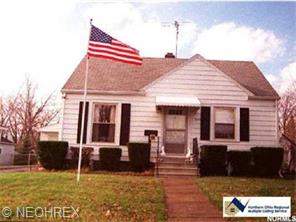 208 Hawthorne St, Elyria, OH 44035 photo 1