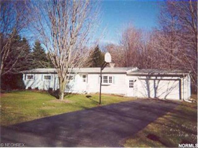 6208 Robinhood Ln, North Kingsville, OH 44068 photo 1