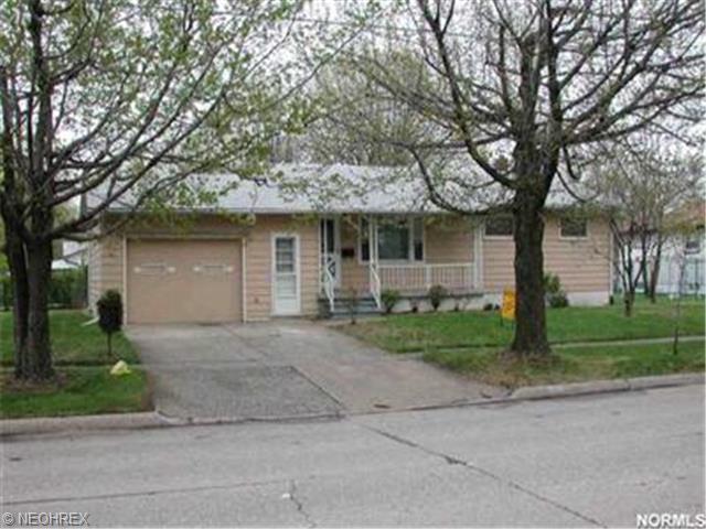 1905 E 37th St, Lorain, OH 44055 photo 1