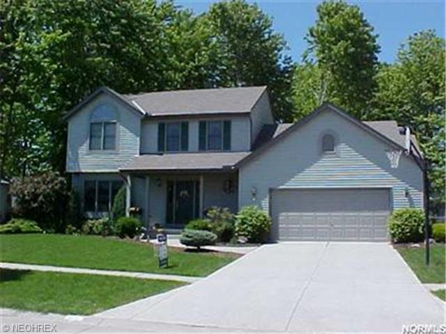 220 Carol Ln, Elyria, OH 44035 photo 1