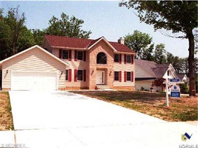 411 Downing Dr, Chardon, OH 44024 photo 1