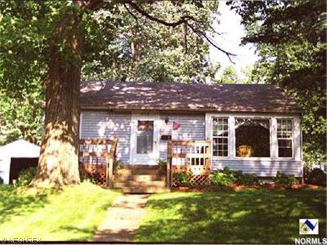 918 Riverside Dr, Elyria, OH 44035 photo 1