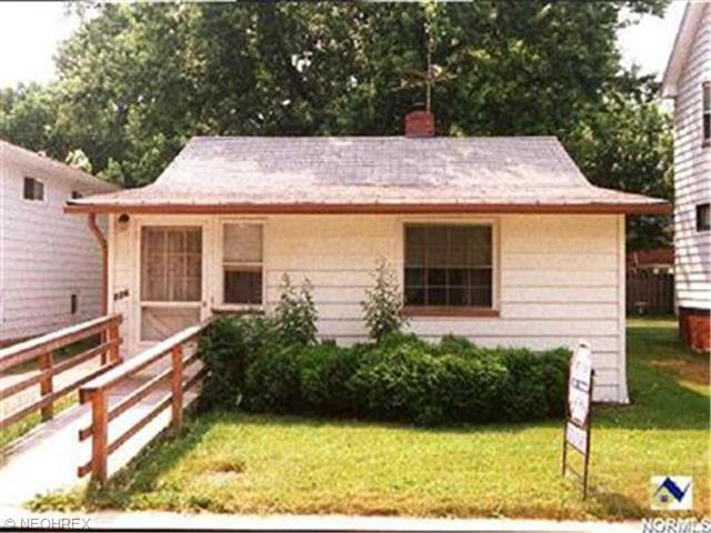 226 E238, Euclid, OH 44123 photo 1