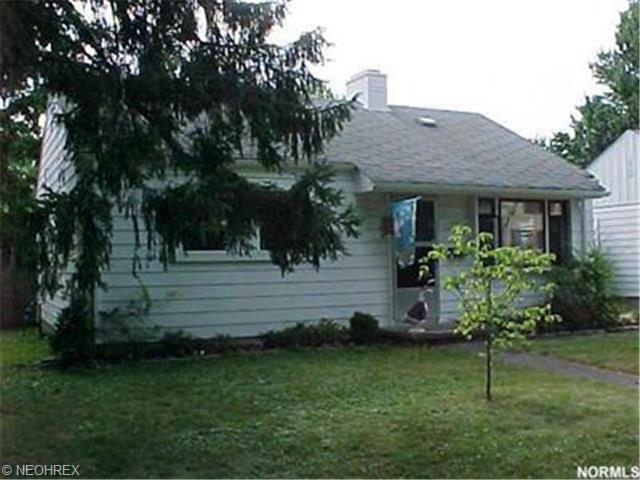 196 Longfellow St, Elyria, OH 44035 photo 1