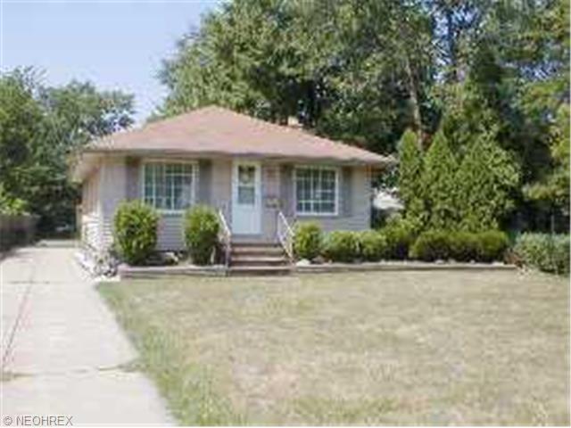 314 E 238th St, Euclid, OH 44123 photo 1