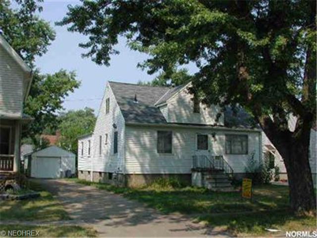 208 Roosevelt Ave, Elyria, OH 44035 photo 1
