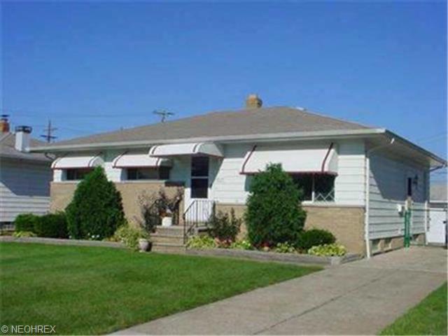 5825 E Glenn Dr, Maple Heights, OH 44137 photo 1