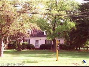 560 Barrett Rd, Berea, OH 44017 photo 1