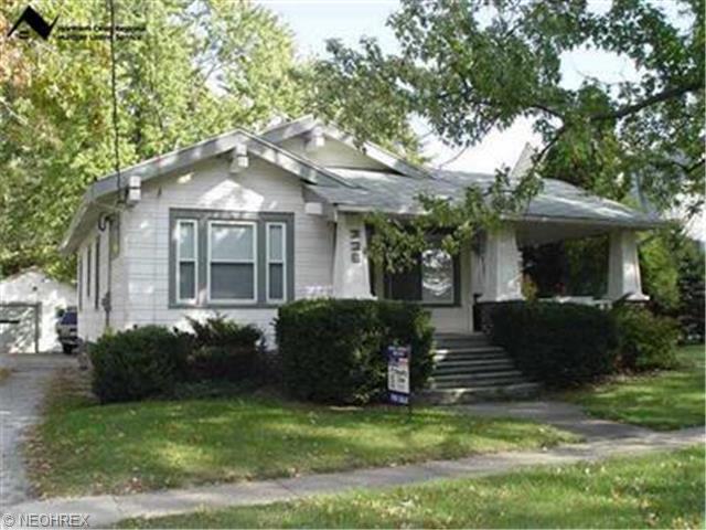 326 Baker St, Berea, OH 44017 photo 1