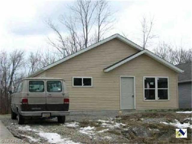 739 W 16th St, Elyria, OH 44035 photo 1