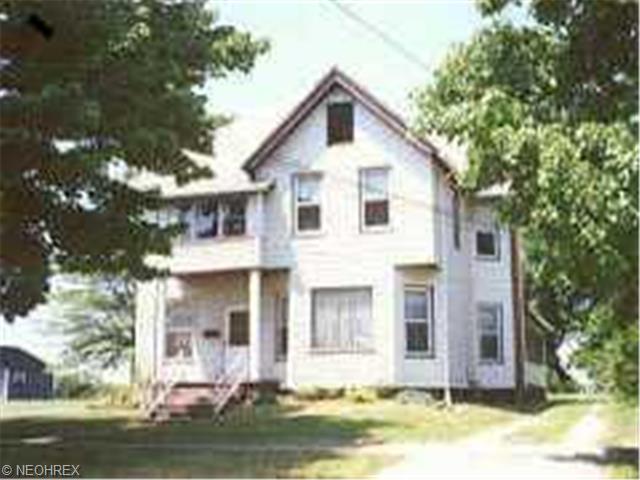 1205 Walnut Blvd, Ashtabula, OH 44004 photo 1
