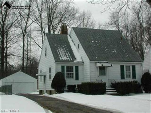 431 Cambridge Ave, Elyria, OH 44035 photo 1