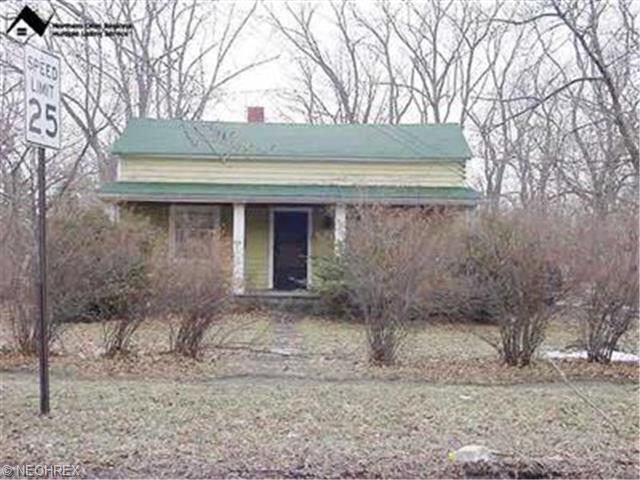 8541 Nowlen St, Mentor, OH 44060 photo 1