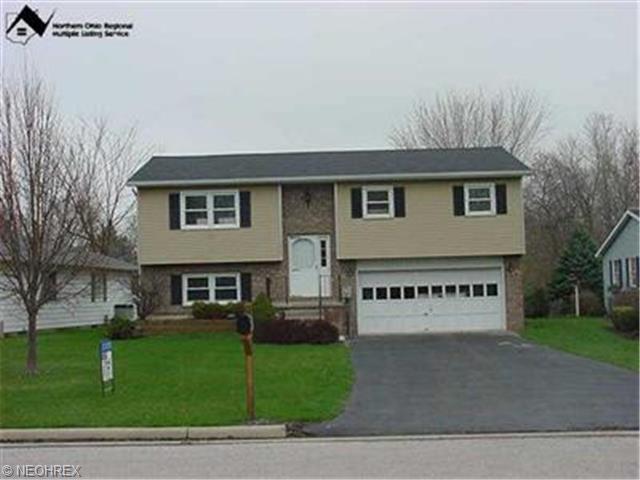 27 E Pointe Ct, Tiffin, OH 44883 photo 1