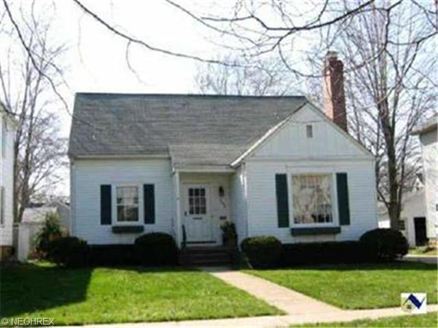 204 Harwood St, Elyria, OH 44035 photo 1