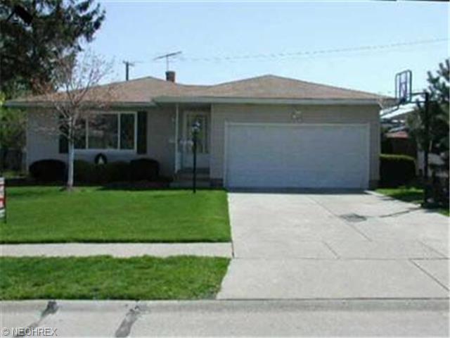 5851 E Glenn Dr, Maple Heights, OH 44137 photo 1