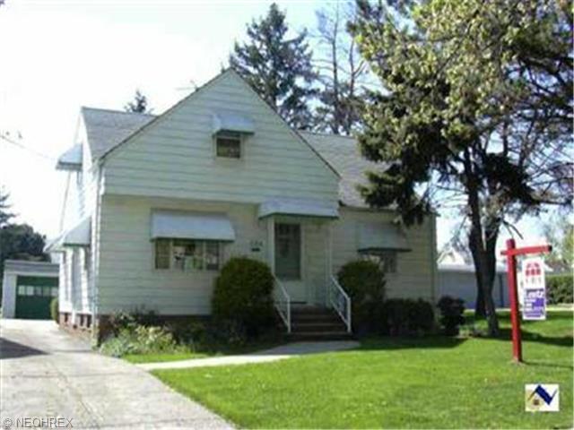 5166 Erwin St, Maple Heights, OH 44137 photo 1