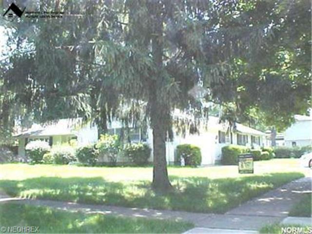 301 Hamilton Cir, Elyria, OH 44035 photo 1
