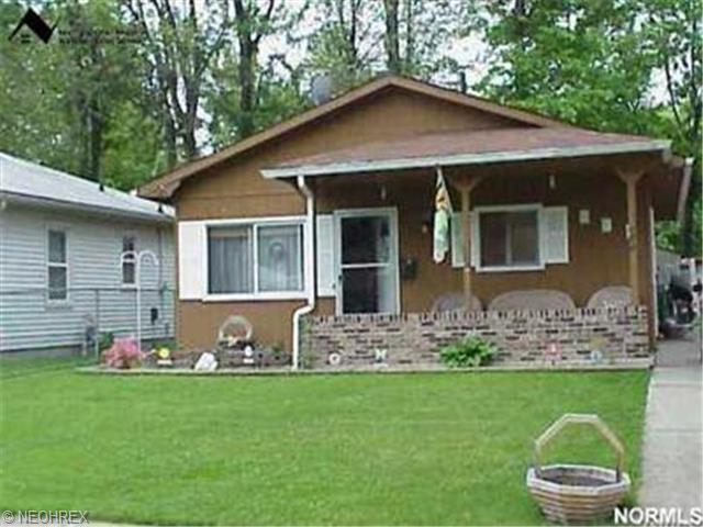 545 Delaware Ave, Elyria, OH 44035 photo 1