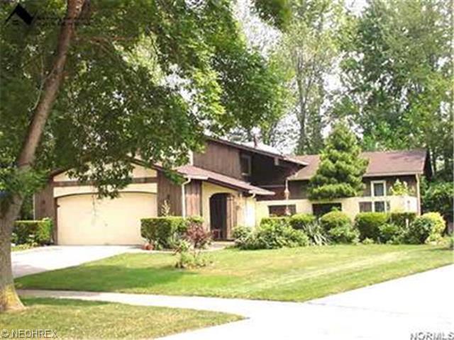 943 Howard St, Elyria, OH 44035 photo 1