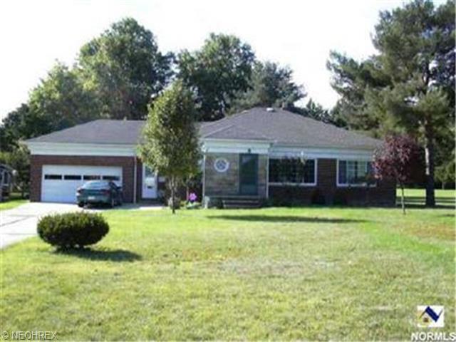 588 E Ridgewood Dr, Independence, OH 44131 photo 1