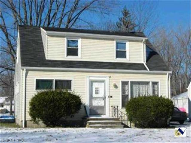 741 Longfellow, Berea, OH 44017 photo 1