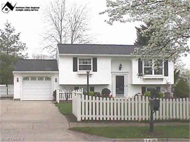 1425 Apache Trl, Stow, OH 44224 photo 1