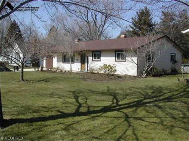8437 Grenway Dr, Mentor, OH 44060 photo 1