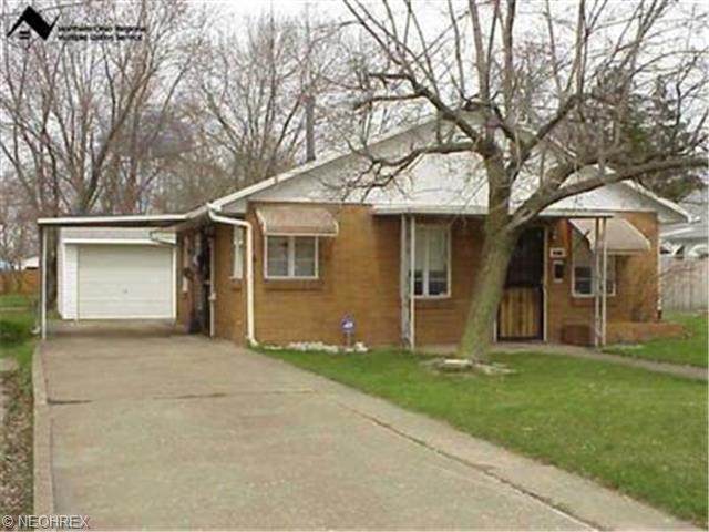 311 Bond St, Elyria, OH 44035 photo 1