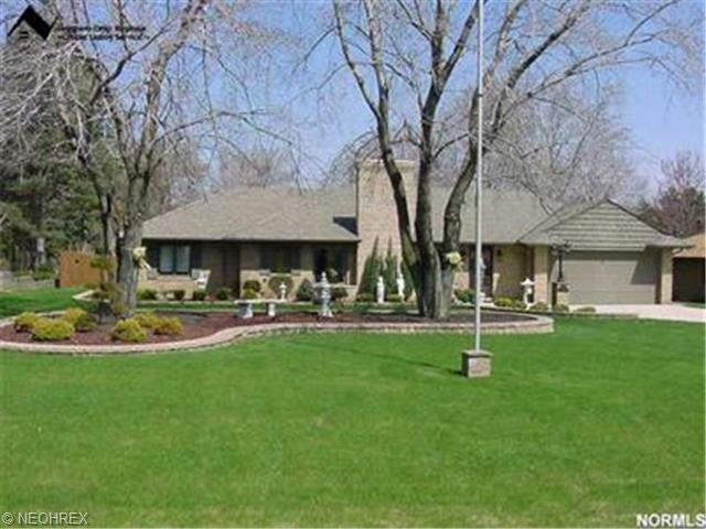 541 Chestnut Rd, Cleveland, OH 44113 photo 1