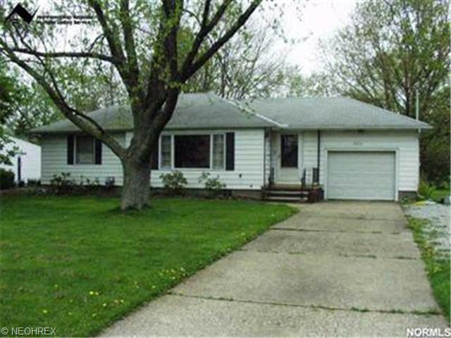 7005 Manor Dr, Elyria, OH 44035 photo 1