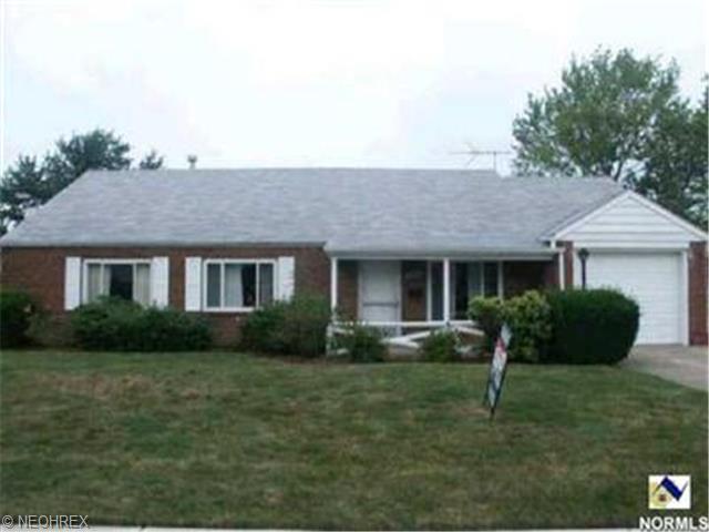 27361 Beech Dr, Euclid, OH 44132 photo 1