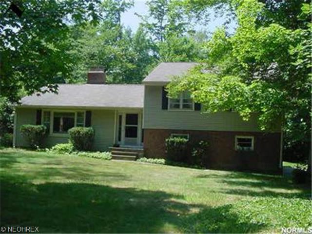 826 Beech Hl, Cleveland, OH 44143 photo 1