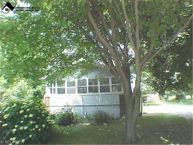 2425 Wright Rd, Akron, OH 44320 photo 1