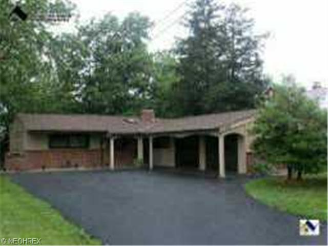 110 E 252, Euclid, OH 44123 photo 1