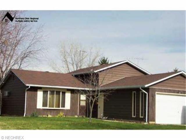 161 Valley Forge Cir, Elyria, OH 44035 photo 1