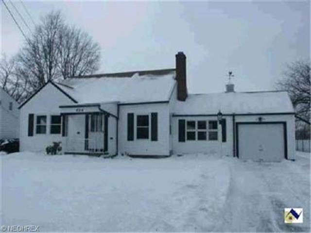 624 E 250th St, Euclid, OH 44132 photo 1