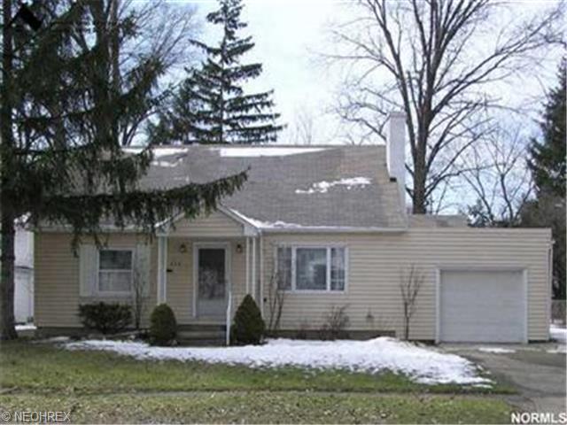 356 Olive St, Elyria, OH 44035 photo 1