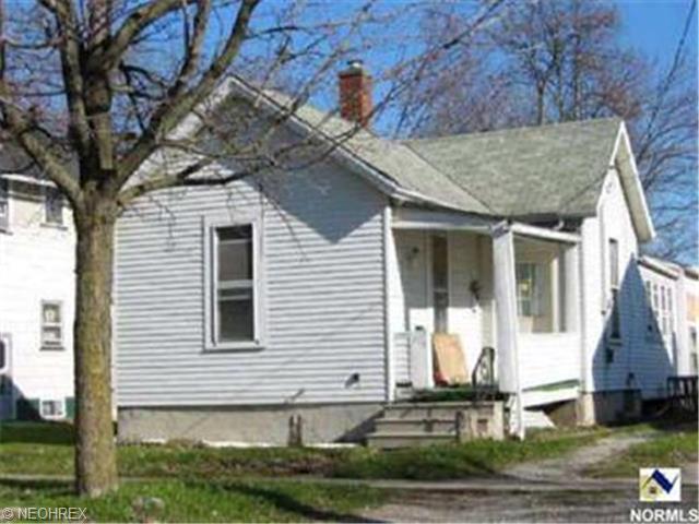 317 S Maple St, Elyria, OH 44035 photo 1