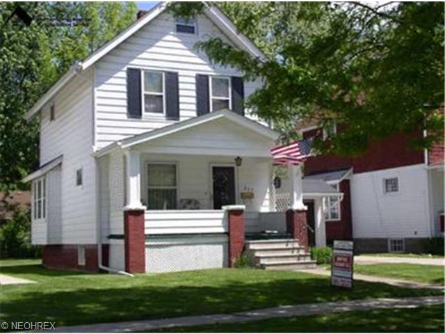 213 Spruce St, Elyria, OH 44035 photo 1