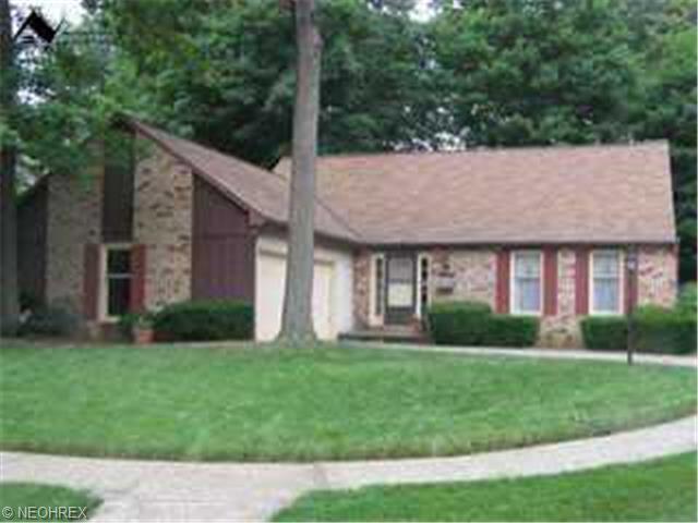 188 Timberlane Dr, Elyria, OH 44035 photo 1