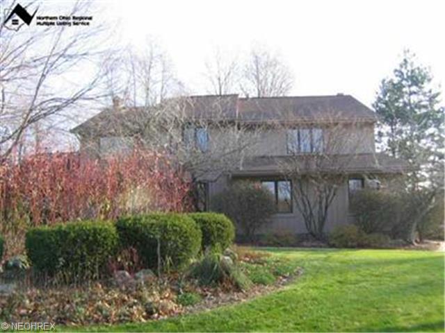 33055 Shadowbrook Dr, Solon, OH 44139 photo 1