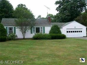 208 Downing Dr, Chardon, OH 44024 photo 1