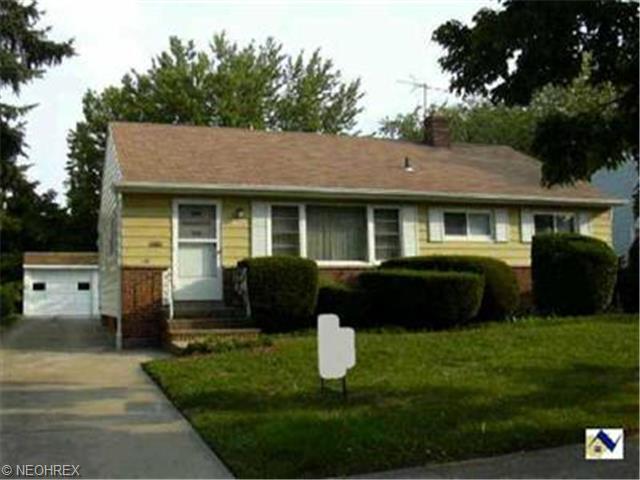 20727 Applegate Rd, Maple Heights, OH 44137 photo 1
