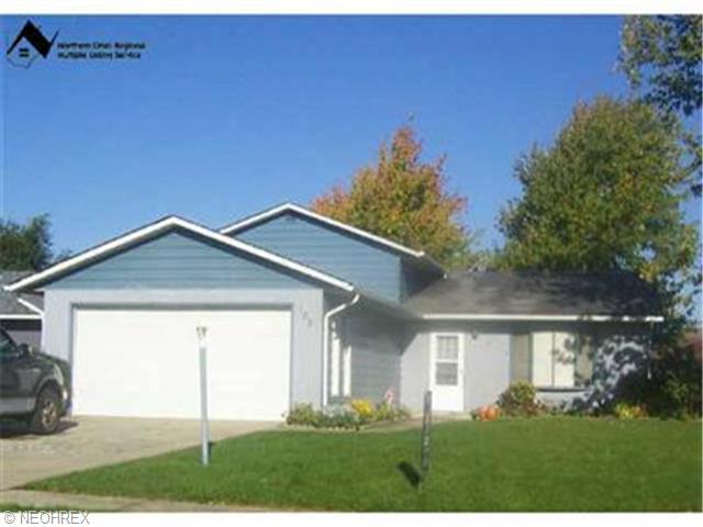 105 Monticello Cir, Elyria, OH 44035 photo 1