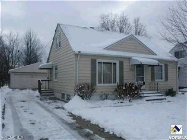 29808 Robert St, Wickliffe, OH 44092 photo 1