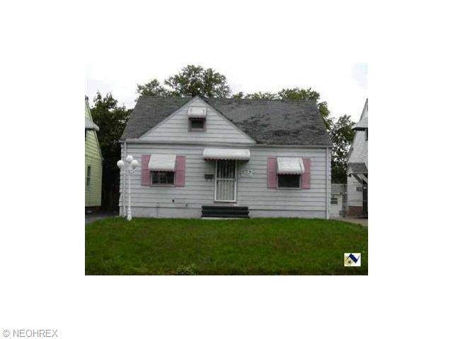 20719 Watson Rd, Maple Heights, OH 44137 photo 2