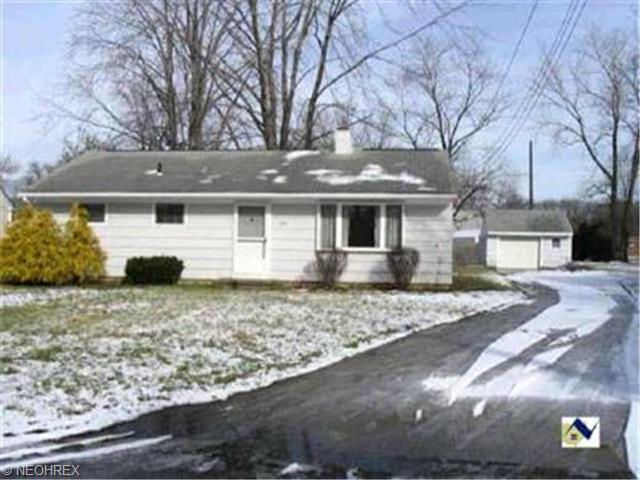 482 Olivett Dr, Elyria, OH 44035 photo 1